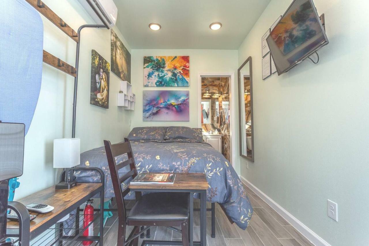 East Downtown Micro-Luxe Container Living Pod #9 Appartement Houston Buitenkant foto