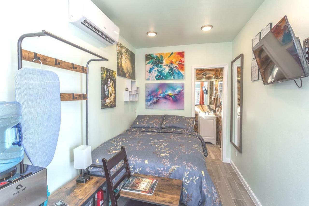 East Downtown Micro-Luxe Container Living Pod #9 Appartement Houston Buitenkant foto